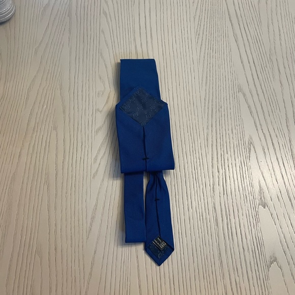 Gorgeous silk Gucci tie. Authentic & perfect condition. - Picture 3 of 9